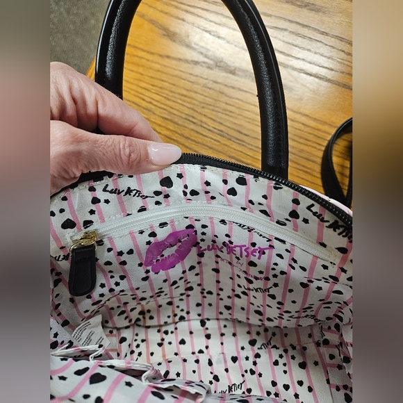 Betsey Johnson Kitty Print Purse - Picture 11 of 15